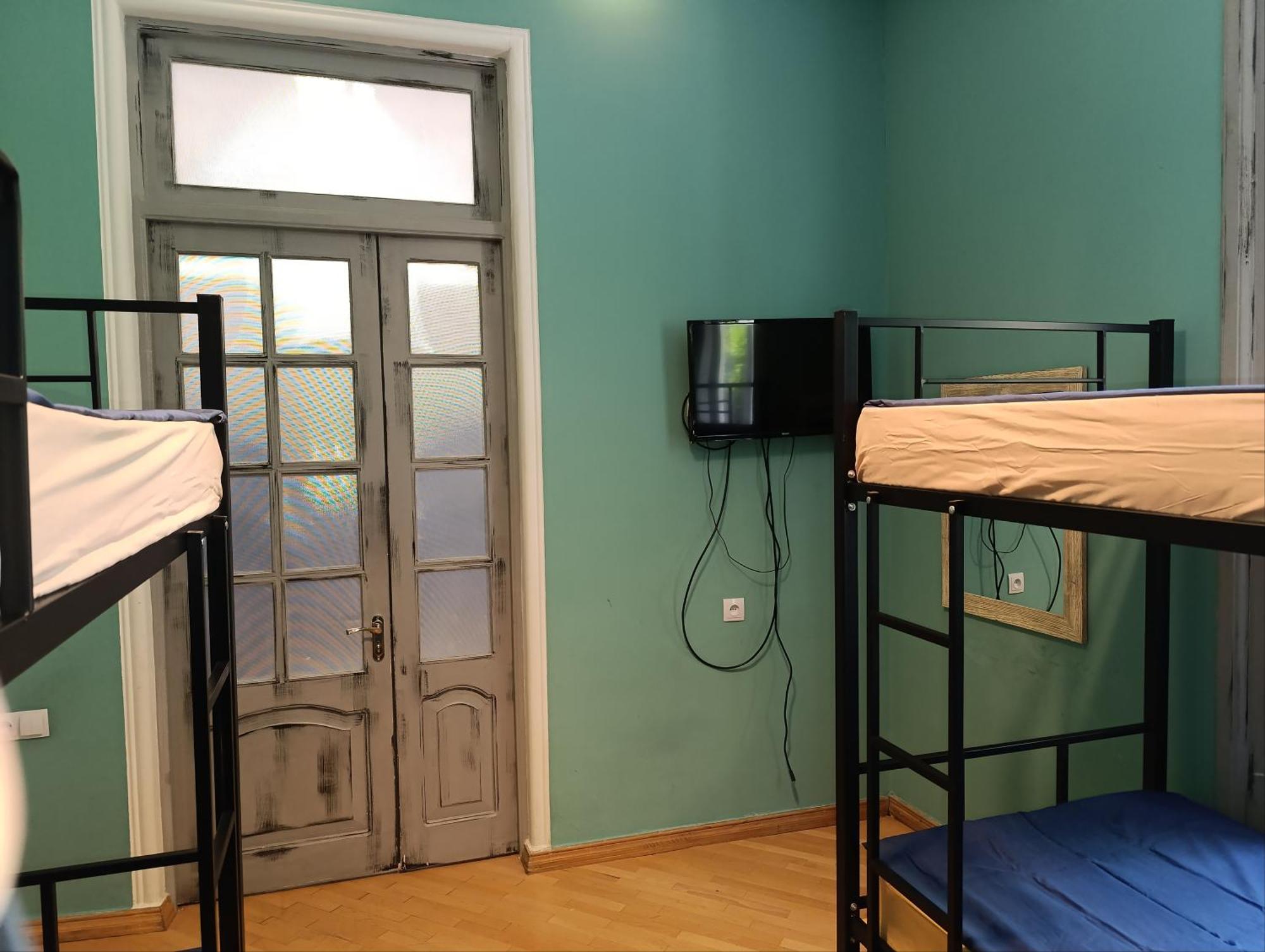J Square Hostel تبليسي المظهر الخارجي الصورة