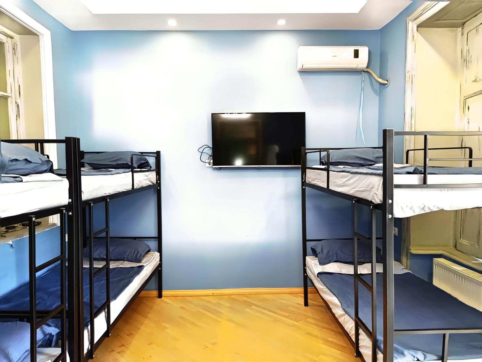 J Square Hostel تبليسي المظهر الخارجي الصورة
